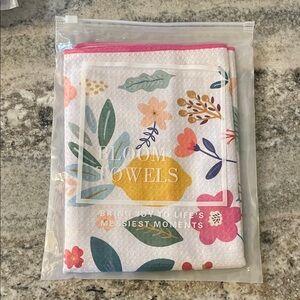 Bloom Towels - Floral NEW IN BAG